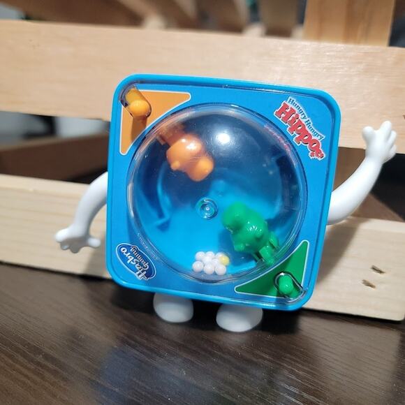 Hungry Hungry Hippos Grab & Go Game Hasbro Gaming Hand Held Game - Picture 2 of 3